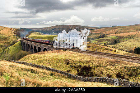 The Citadel nostalgia double header steam train headed by two Black 5s crossing Arten Gill viaduct on the Settle-Carlisle line in the Yorkshire Dales Stock Photo