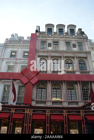 London, UK. 20 November, 2019. Christmas window display of Cartier in Old Bond Street. Stock Photo