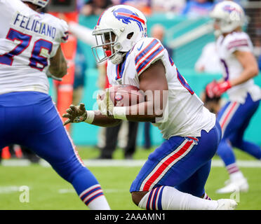 Buffalo Bills running back Devin Singletary (26) warms up before an NFL ...