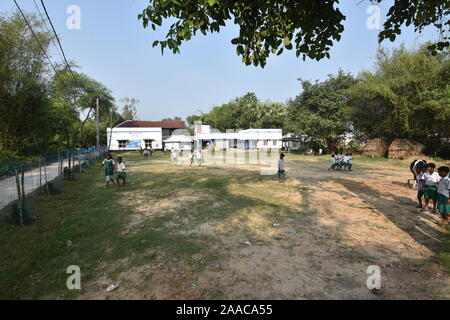 Birsingha Vidyasagar Primary School. Birsingha village (birthplace of Ishwar Chandra Vidyasagar), West Midnapore, West Bengal. India. Stock Photo