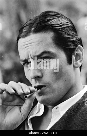 ALAIN DELON in BORSALINO (1970), directed by JACQUES DERAY. Credit: ADEL PRODUCTIONS / Album Stock Photo