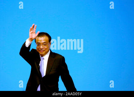 Beijing, China. 21st Nov 2019. Chinese Premier Li Keqiang salutes the media during the Fourth '1 6' Round Table Dialogue in Beijing on Thursday, November 21, 2019. China needs to make better use of its various economic policy tools to boost the economy, Li said Thursday. Photo by Stephen Shaver/UPI Credit: UPI/Alamy Live News