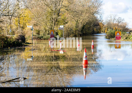 B4213 closed due to flooding by the River Severn on the approach to Haw Bridge near the Severn Vale village of Apperley, Gloucestershire UK 18/11/2019 Stock Photo