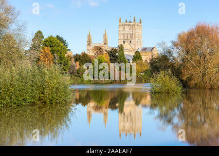 Tewkesbury Abbey reflected in floodwater on 18/11/2019. Tewkesbury, Severn Vale, Gloucestershire UK Stock Photo