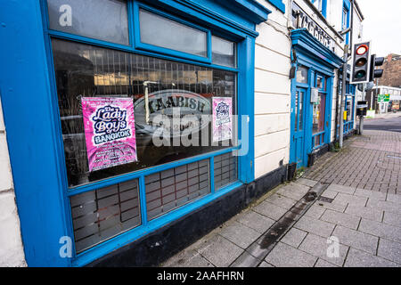 Rows of shops and closed down businesses, such as pubs and independently run stores just outside the city centre of Hanley, Stoke on Trent, derelict Stock Photo