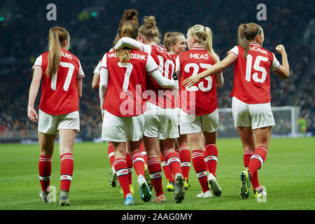 LONDON, ENGLAND - NOVEMBER 17: Players of Arsenal celebrate their victory during the Barclay's FA Women's Super League football match between Tottenha