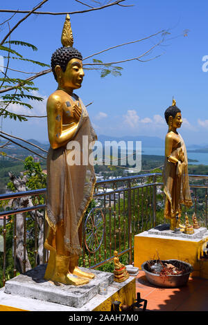Buddhastatuen  am  Wat Srisoonthron Tempel, Koh Siray, Thailand Stock Photo