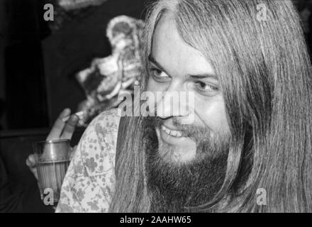 Leon Russell (Lawton,Oklahoma, 2 april 1942 - Nashville, 13 November 2016) during an interview, Amsterdam, 1969 Stock Photo