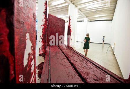 Anish Kapoor: Svayambhu (2007) Stock Photo