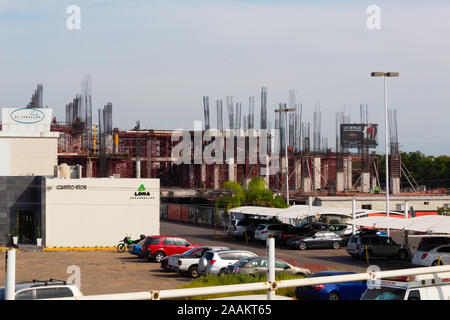 Culiacan, Sinaloa, Mexico - November 05 2019: Construction work by many Mexican workers showing what teamwork is Stock Photo