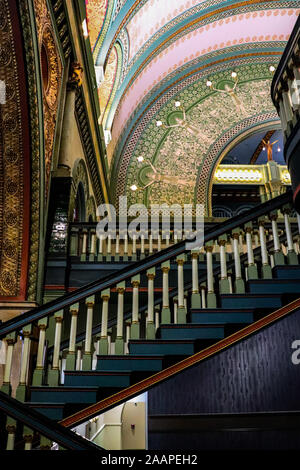 STAIR CASE AT TRAIN STATION Stock Photo - Alamy