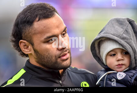 London, UK. 23rd Nov, 2019. Billy Vunipola and a very young supporter at the European Rugby Champions Cup match between Saracens and Ospreys at the Allianz Park, London, England on 23 November 2019. Photo by Phil Hutchinson. Editorial use only, license required for commercial use. No use in betting, games or a single club/league/player publications. Credit: UK Sports Pics Ltd/Alamy Live News Stock Photo