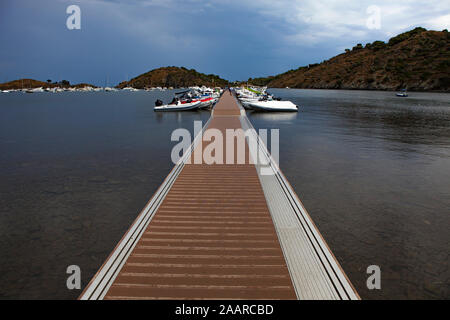 Boat jetty at Cala de Portlligat, Cadaques, Catalonia, Spain Stock Photo