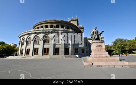 Yerevan: The Armenian National Opera and Ballet - Aleksandr Spendiarian monument, in Freedom Square. Armenia Stock Photo