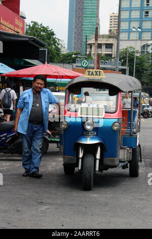 Taxameter in Bangkok in Thailand, Asien Stockfotografie - Alamy