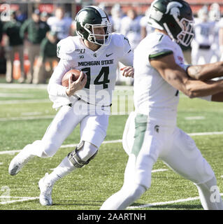 Piscataway, New Jersey, USA. 23rd Nov, 2019. Michigan State's QB BRIAN LEWERKE runs a play during game action against Rutgers University at SHI Stadium in Piscataway, New Jersey. Michigan State shut out Rutgers 27-0 Credit: Brian Branch Price/ZUMA Wire/Alamy Live News Stock Photo