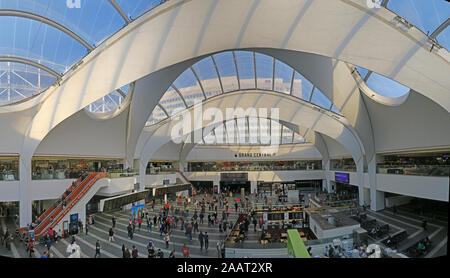 Redeveloped Grand Central Birmingham, New Street Railway Station, central hub of UK rail network, West Midlands, England, B2 4QA Stock Photo