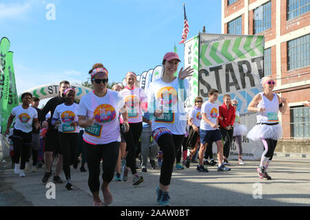 Houston, USA. 23rd Nov, 2019. People participate in the 5km Color Run in Houston, the United States, on Nov. 23, 2019. More than one thousand people participated in the event on Saturday. Credit: Qiu Ma/Xinhua/Alamy Live News Stock Photo