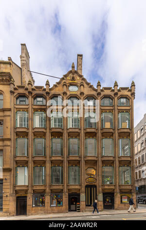 Oriel Chambers, Water Street, Liverpool. The world's first building featuring a metal framed glass curtain wall. Designed by Peter Ellis Stock Photo