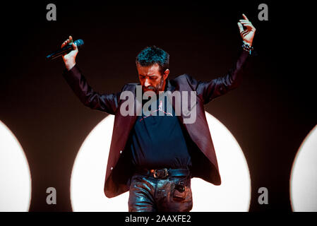 Torino, Italy. 23rd Nov, 2019. The Italian singer and songwriter Daniele Silvestri performs in Torino during his 'La terra dal vivo sotto i piedi' indoor tour 2019 (Photo by Alessandro Bosio/Pacific Press) Credit: Pacific Press Agency/Alamy Live News Stock Photo