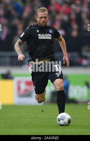 Stuttgart, Germany. 24th Nov, 2019. Philipp Hofmann (KSC). GES/Soccer/2. Bundesliga: VfB Stuttgart - Karlsruher SC, 24.11.2019 Football/Soccer: 2nd League: VfB Stuttgart vs Karlsruher SC, Stuttgart, November 24, 2019 | usage worldwide Credit: dpa/Alamy Live News Stock Photo