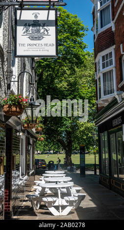 Prince's Head public house Richmond Green London England Stock Photo