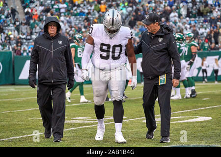 Oakland Raiders defensive tackle Johnathan Hankins (90) stretches during  the NFL team's joint t …