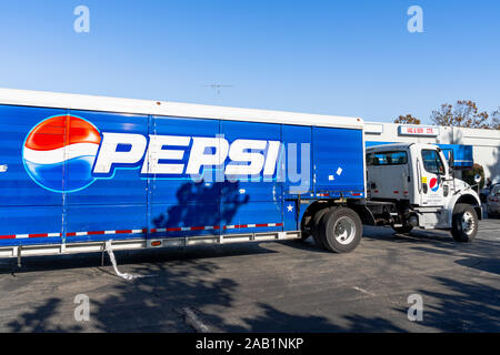 Nov 23, 2019 Sunnyvale / CA / USA - Pepsi truck making deliveries in South San Francisco Bay Area; PepsiCo, Inc. is an American multinational food, sn Stock Photo