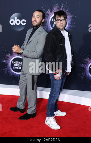 Los Angeles, United States. 24th Nov, 2019. Pete Wentz and Rivers Cuomo arrive at the 2019 American Music Awards held at Microsoft Theatre L.A. Live on November 24, 2019 in Los Angeles, California, United States. (Photo by Xavier Collin/Image Press Agency) Credit: Image Press Agency/Alamy Live News Stock Photo