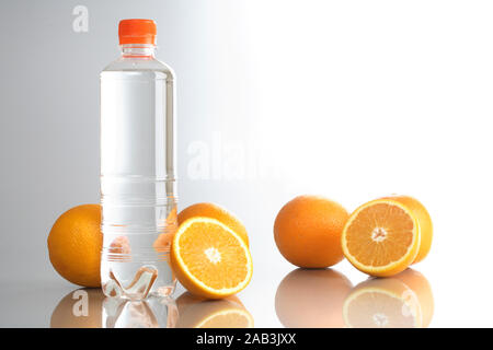 Mineralwasser mit Orangen