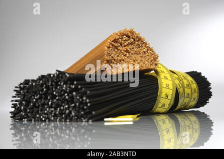 Spaghetti mit Massband Stock Photo