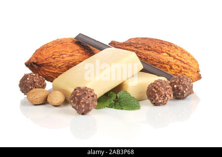 Marzipanrohmasse, Kakaofrucht und Konfekt Stock Photo