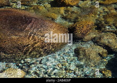 Clear water and ripples of Kings River along the Zumwalt Meadow Loop in the Cedar Grove area of Kings Canyon National Park, California, USA Stock Photo