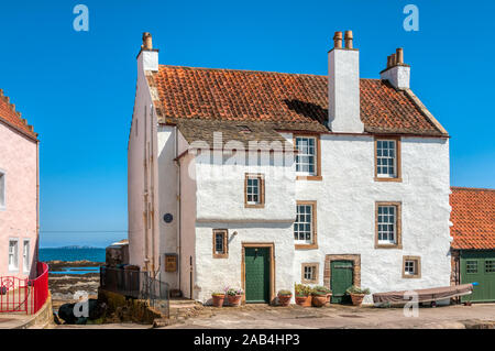 The picturesque 17th century Gyles House on Pittenweem Harbour, Fife, Scotland.  DETAILS IN DESCRIPTION. Stock Photo