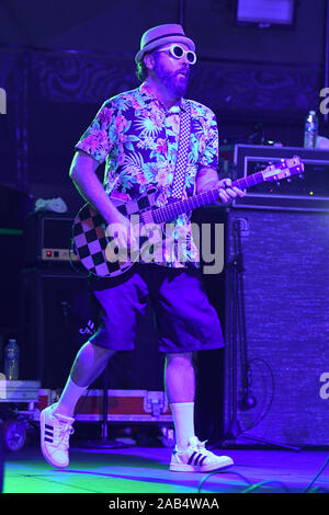 Aaron Barrett of Reel Big Fish performing during the Bamboozle Left at the Verizon Wireless Amphitheater in Irvine. Credit: Jared Milgrim/The Photo Access Stock Photo - Alamy Aaron Barrett of Reel Big Fish performing during the Bamboozle Left at the Verizon Wireless Amphitheater in Irvine. Credit: Jared Milgrim/The Photo Access Stock Photo - Alamy
