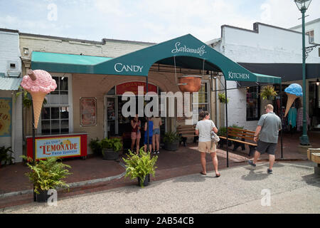 savannahs candy kitchen original praline maker savannah city market savannah georgia usa Stock Photo