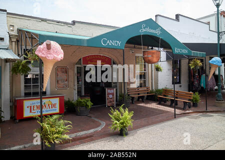 savannahs candy kitchen original praline maker savannah city market savannah georgia usa Stock Photo