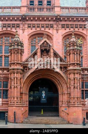 Main Entrance to Victoria Law Courts (Birmingham City Magistrates' Court), Corporation Street, Birmingham, England, UK Stock Photo