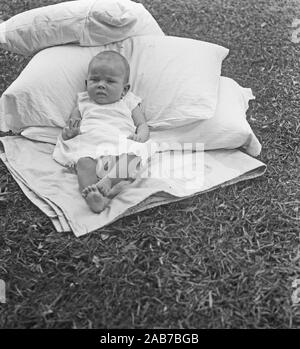 1920s outdoor baby photo ca. 1928 Stock Photo