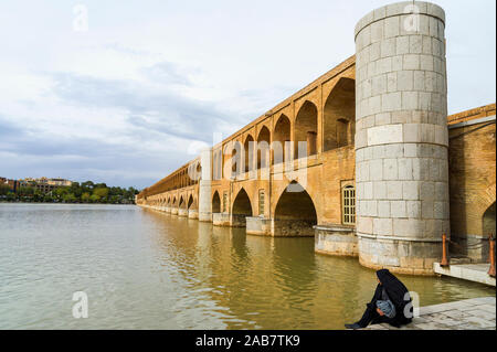 Si-o Se Pol Bridge (Allahverdi Khan Bridge) over Zayanderud River, Esfahan, Iran, Middle East Stock Photo