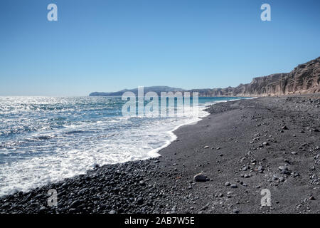 Der Strand auf Santorini in Griechenland Stock Photo