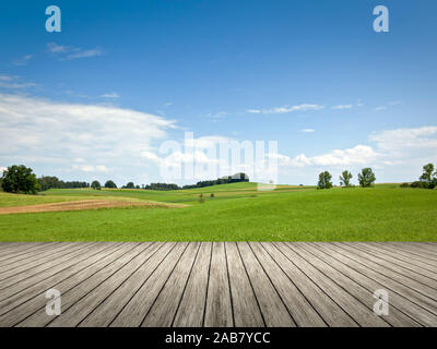 Sicht von einem Bootssteg aus auf eine wunderschoene bayerische Landschaft Stock Photo