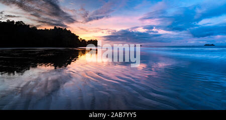 Sunrise at Playa Arco Beach, Uvita, Marino Ballena National Park, Puntarenas Province, Pacific Coast of Costa Rica, Central America Stock Photo