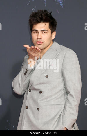 LOS ANGELES - NOV 24: Toddy Smith at the 47th American Music Awards