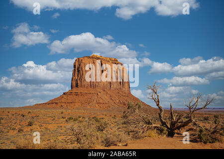 Elephant Butte rock formation at Monument Valley in Utah, USA Stock Photo