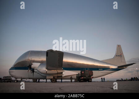 The NASA Aero Spacelines Super Guppy cargo transport aircraft arrives ...