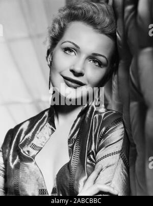 THE BOUNTY HUNTER, Dolores dorn, 1954 Stock Photo - Alamy