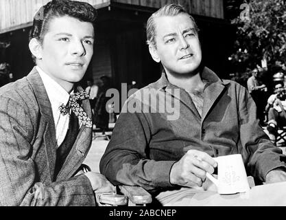 GUNS OF THE TIMBERLAND, Alan Ladd on lobbycard, 1960 Stock Photo - Alamy