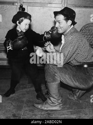 CLARK GABLE On Set Candid Fixing His Make-up During Filming Of MEN IN ...