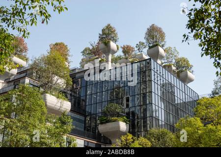 A view of 1000 trees, a commercial and entertainment complex owned by Tian An China Investments Company Limited, along the Suzhou River in Putuo distr Stock Photo